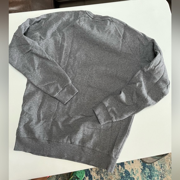 Under Armour Crew EUC - Picture 3 of 3